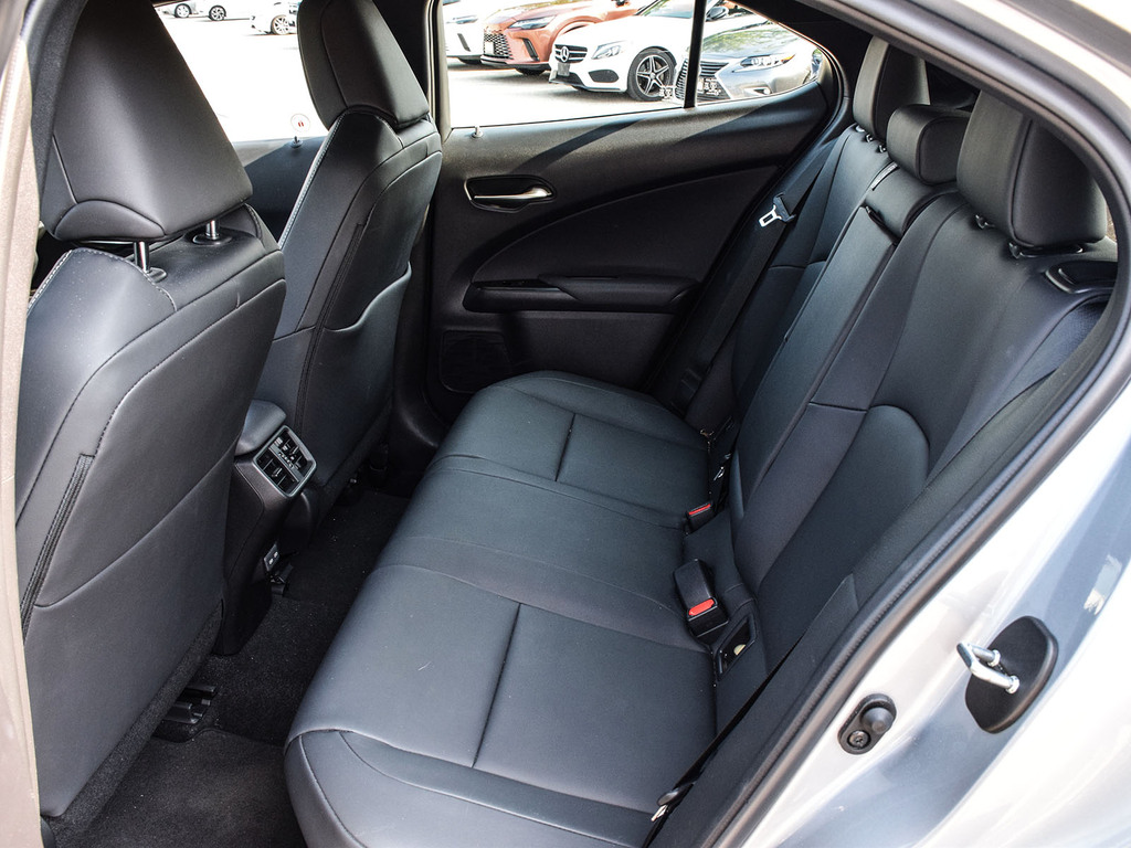 2024 Lexus UX 250h UX 250h, Toronto, Cash