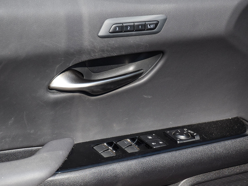 2024 Lexus UX 250h UX 250h, Toronto, Cash