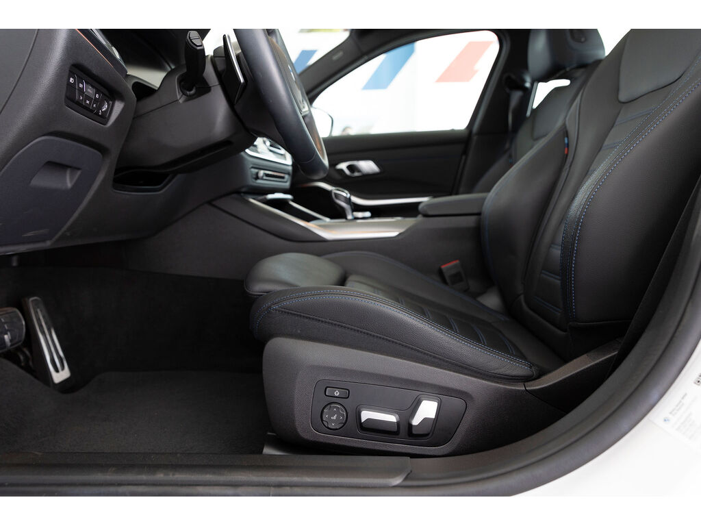2021 BMW 330i xDrive, Vancouver, Cash