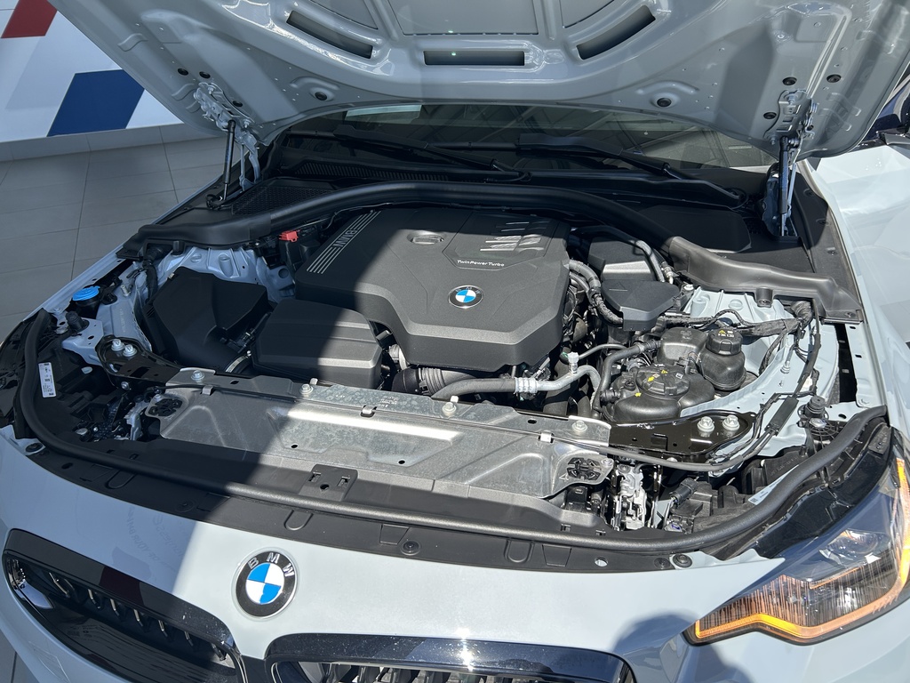 2024 BMW 230i xDrive, 温哥华, 全款车