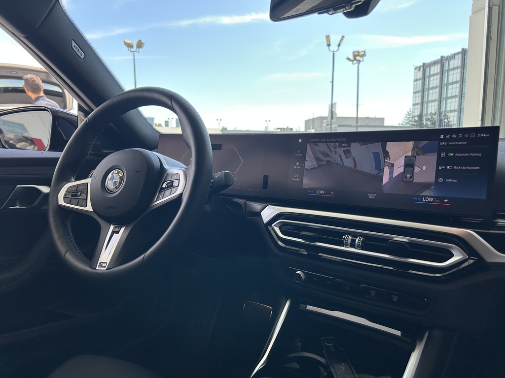 2024 BMW 230i xDrive, 温哥华, 全款车