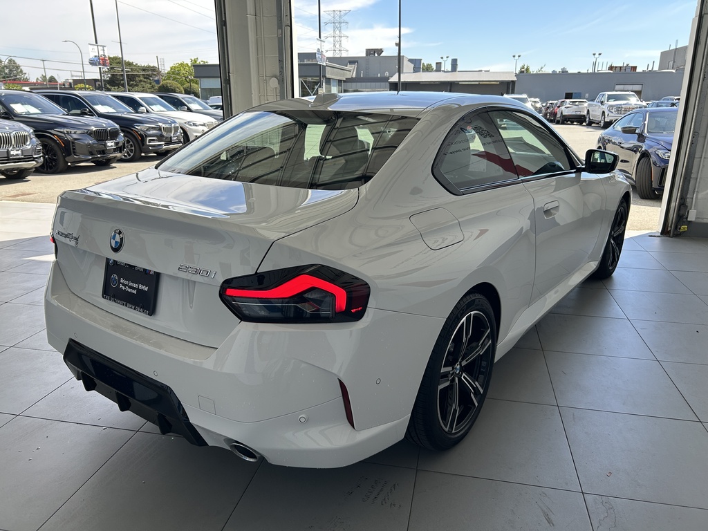 2025 BMW 230i xDrive, 温哥华, 全款车