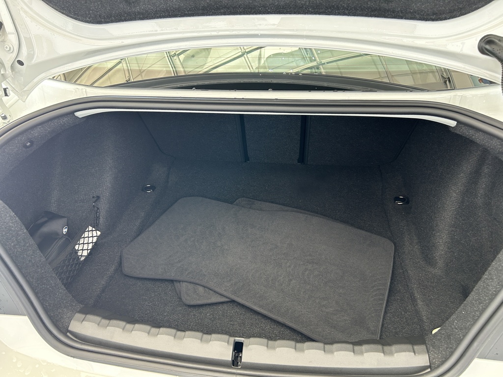 2025 BMW 230i xDrive, 温哥华, 全款车