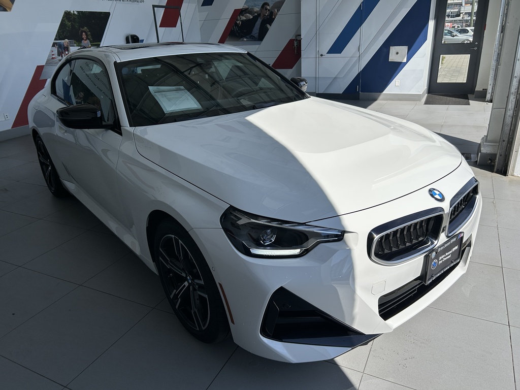 2025 BMW 230i xDrive, 温哥华, 全款车