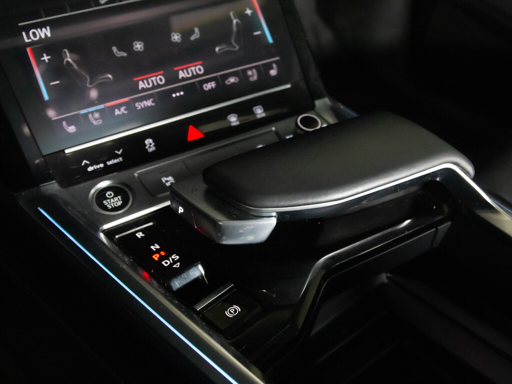 2021 Audi e-tron 55 Technik, Toronto, Cash
