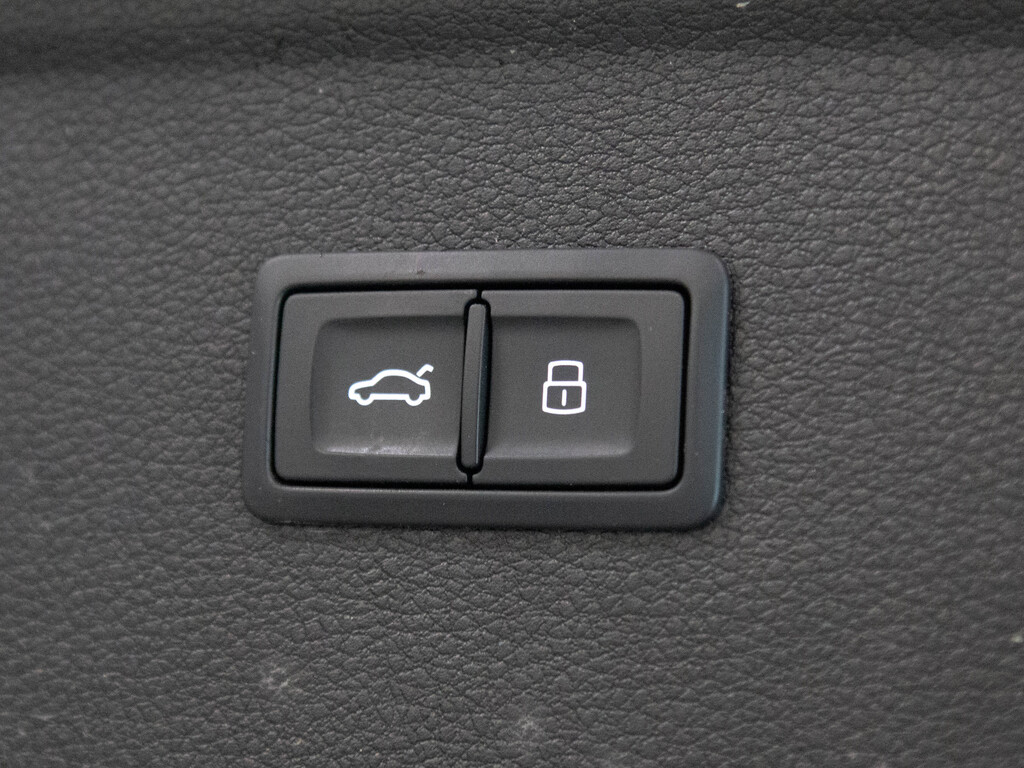 2022 Audi Q5 45 Komfort, Toronto, Cash
