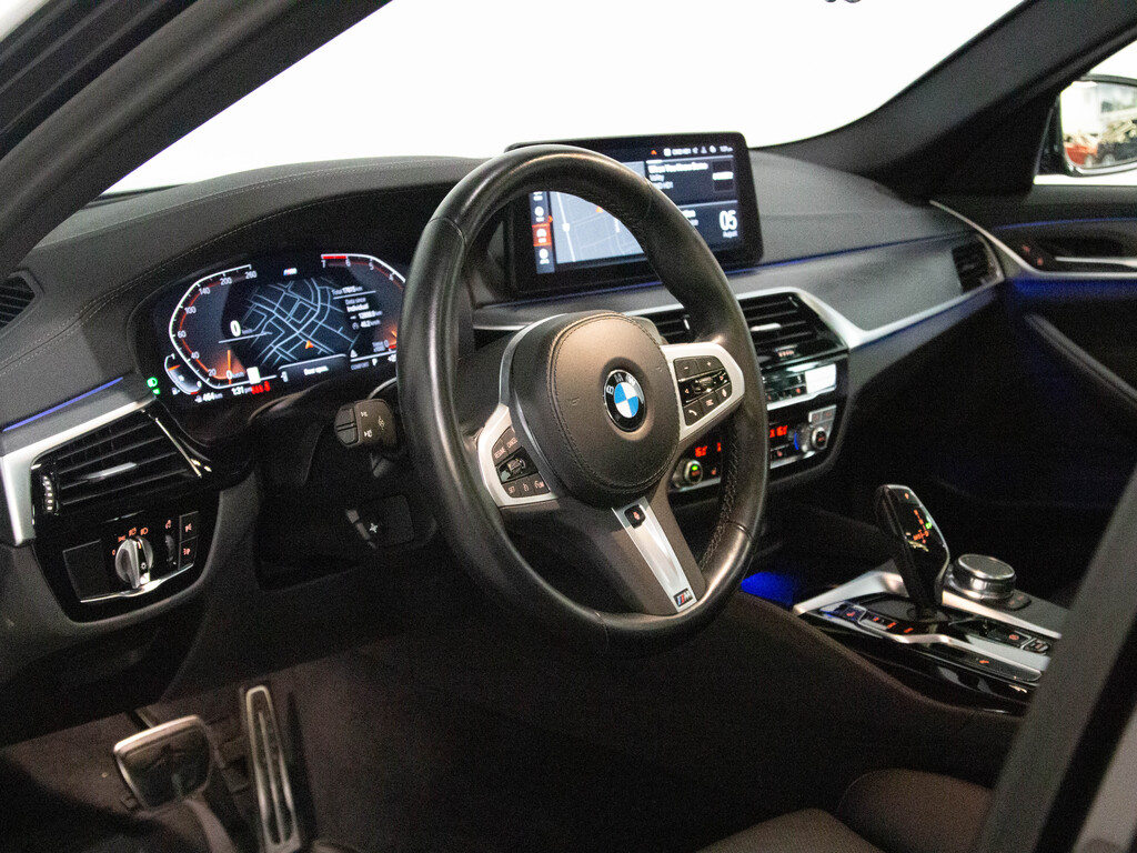 2023 BMW 530i xDrive, 多伦多, 全款车