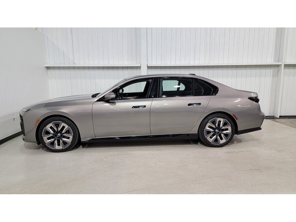 BMW i7 2023