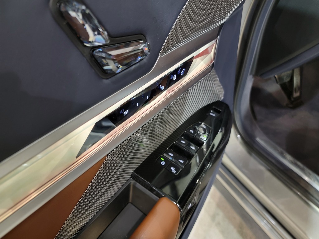 BMW i7 2023