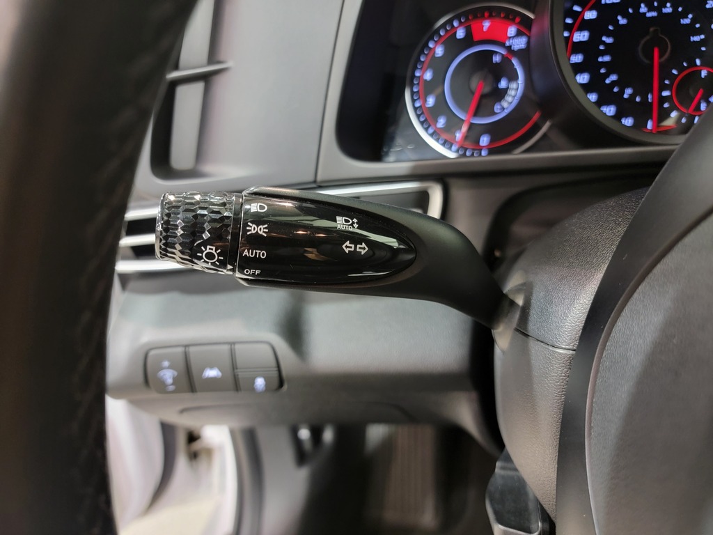 Hyundai Elantra 2022