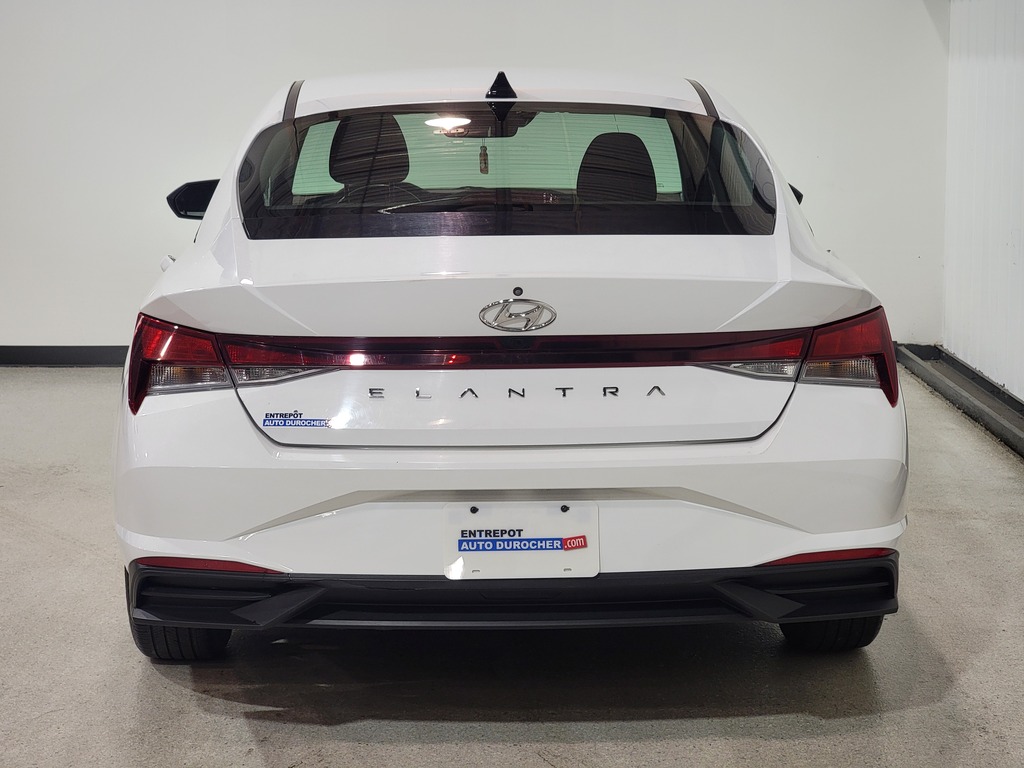 Hyundai Elantra 2022