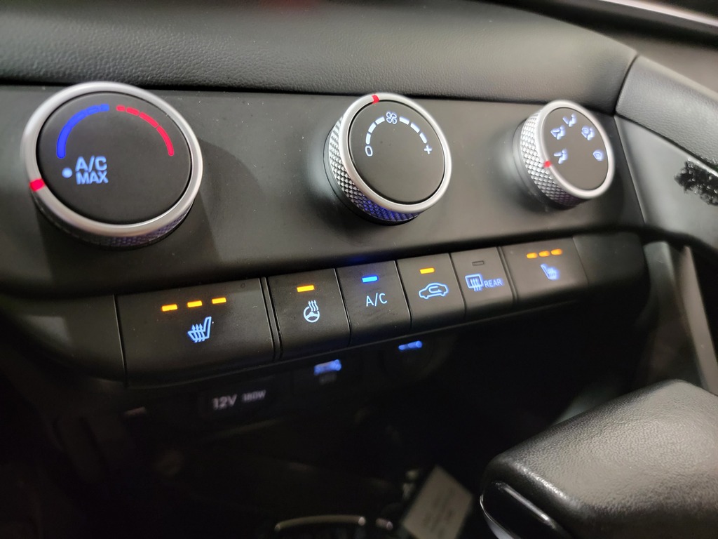 Hyundai Elantra 2022