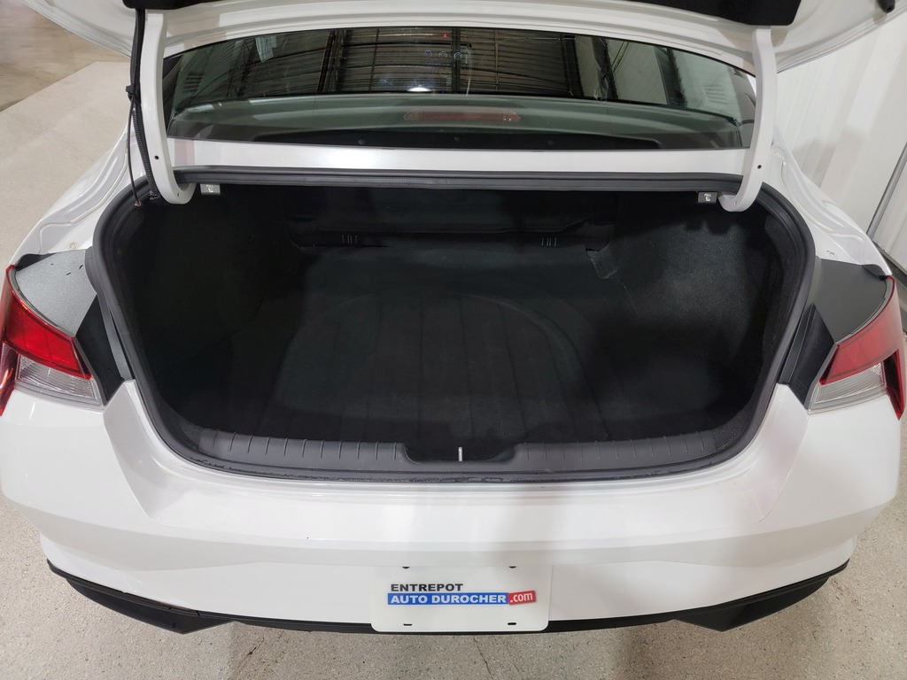 Hyundai Elantra 2022