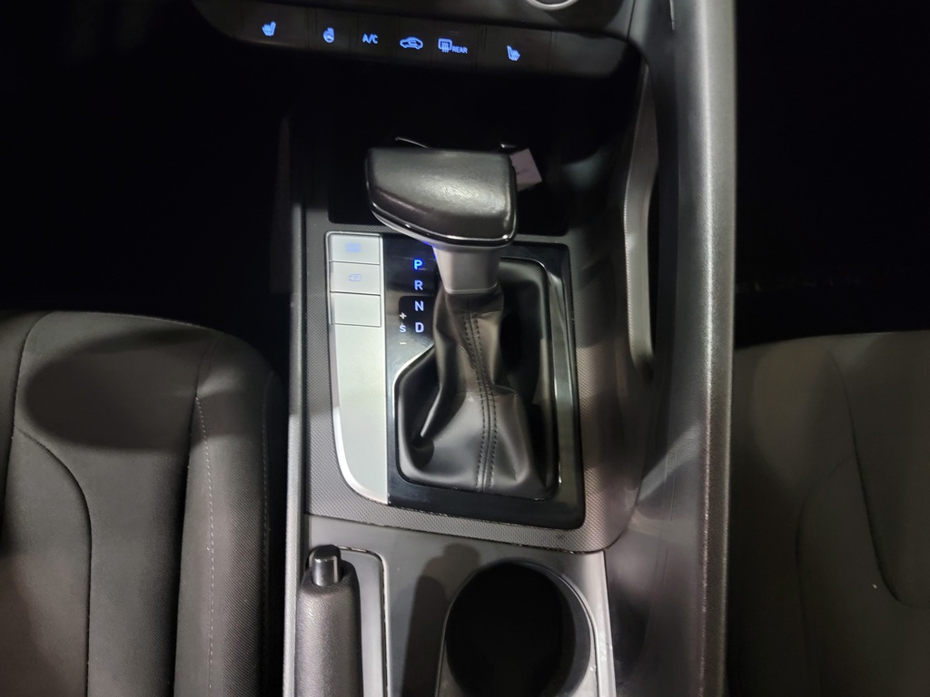 Hyundai Elantra 2022