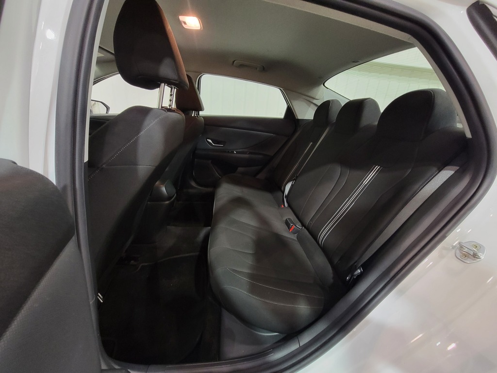 Hyundai Elantra 2022