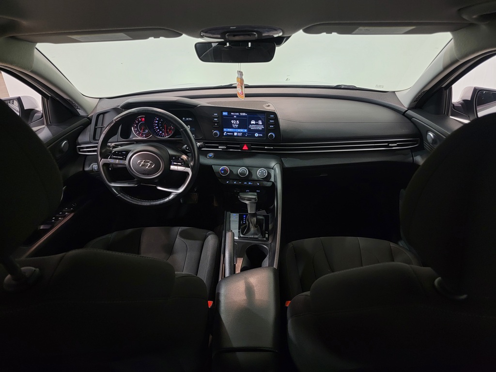 Hyundai Elantra 2022