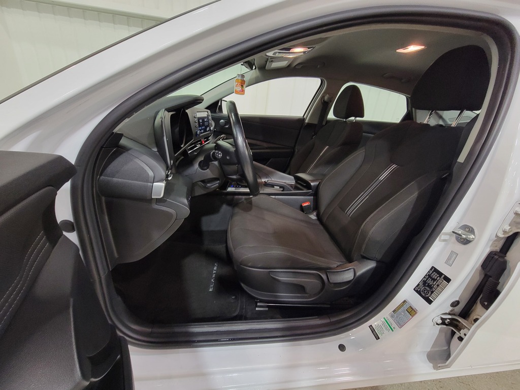 Hyundai Elantra 2022