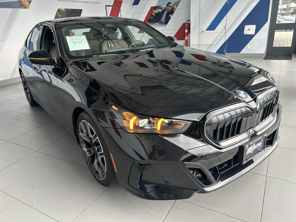 2025 BMW i5 xDrive40, 温哥华, 全款车