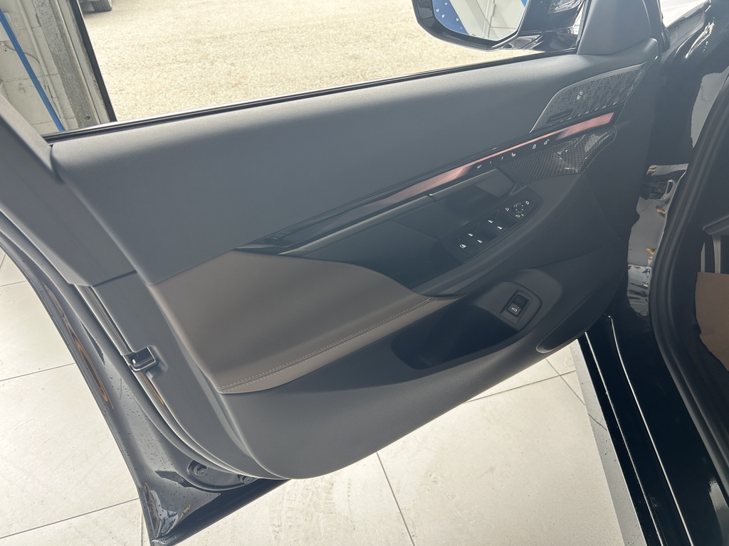 2025 BMW i5 xDrive40, 温哥华, 全款车