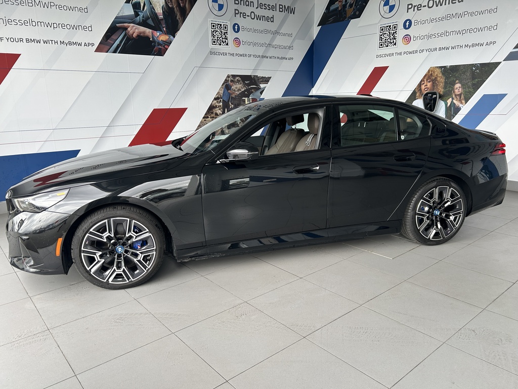 2025 BMW i5 xDrive40, 温哥华, 全款车