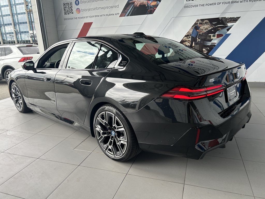 2025 BMW i5 xDrive40, 温哥华, 全款车