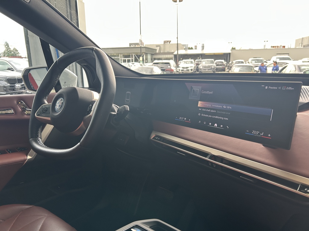 2025 BMW iX xDrive50, 温哥华, 全款车