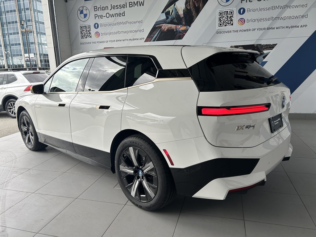 2025 BMW iX xDrive50, 温哥华, 全款车