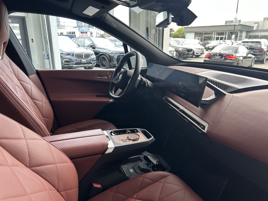 2025 BMW iX xDrive50, 温哥华, 全款车