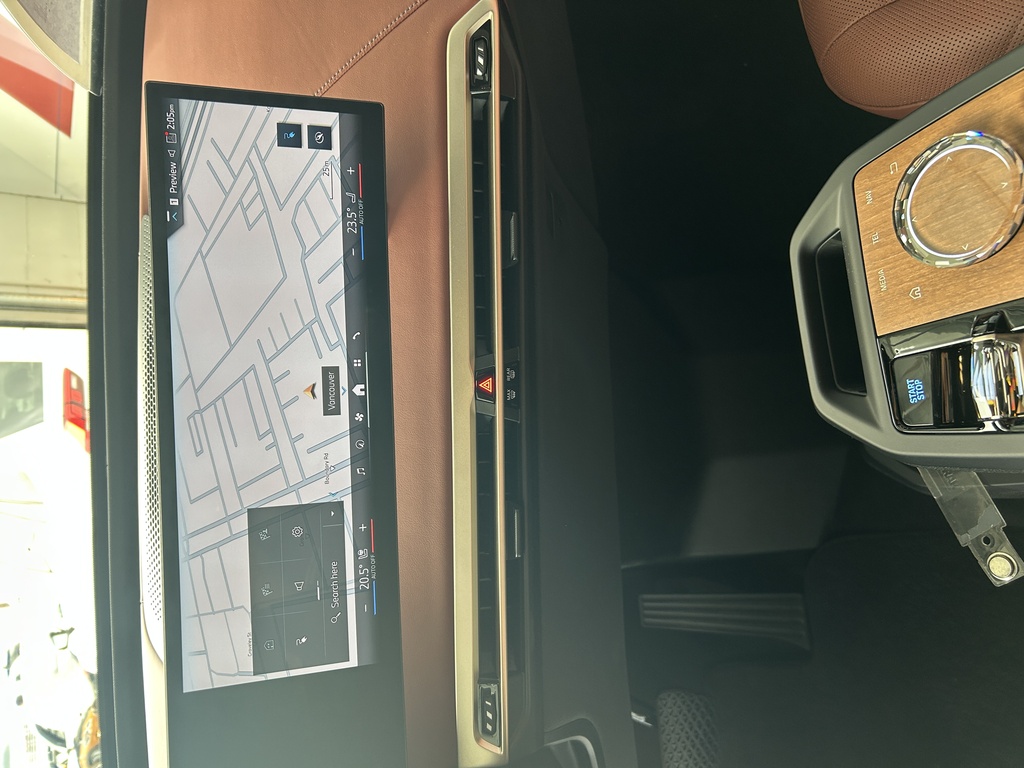 2025 BMW iX xDrive50, 温哥华, 全款车