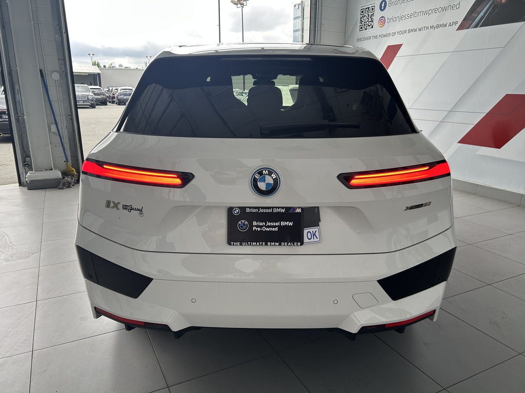 2025 BMW iX xDrive50, 温哥华, 全款车