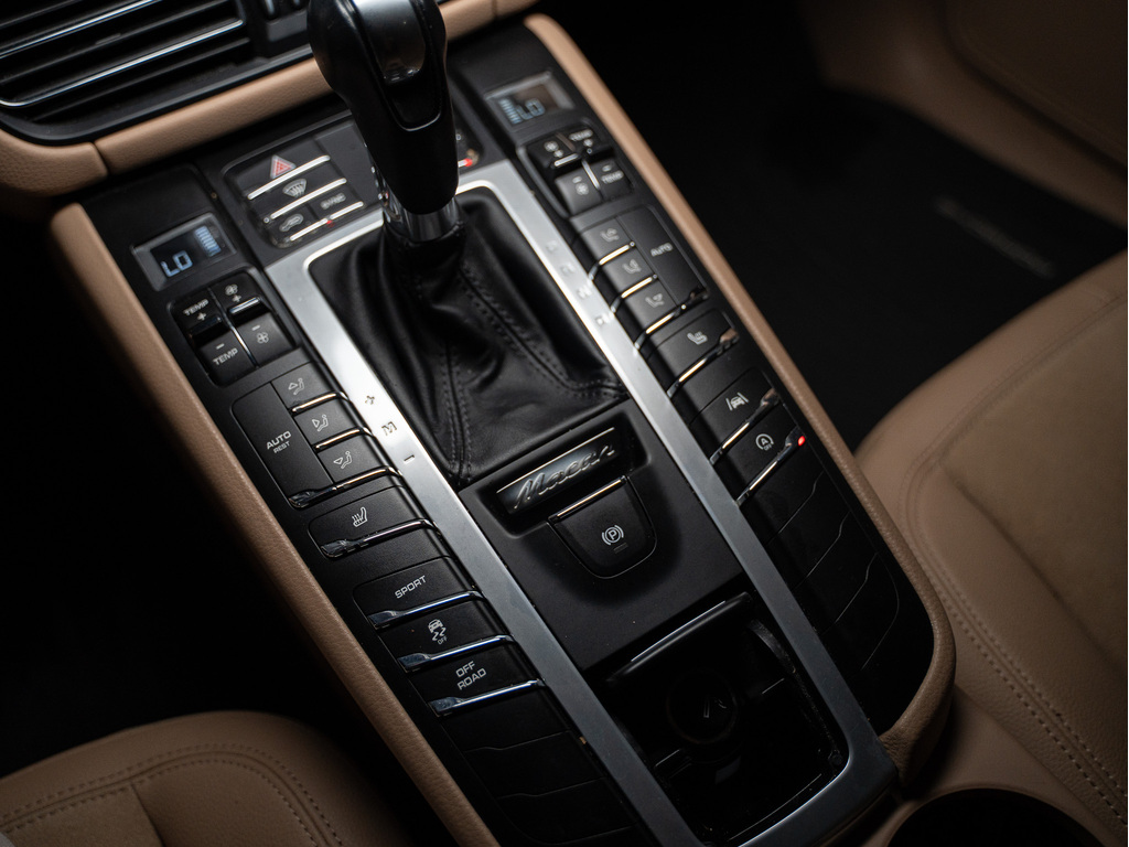 2020 Porsche Macan SMOKING PKG   CARPLAY   PANO, Toronto, Cash
