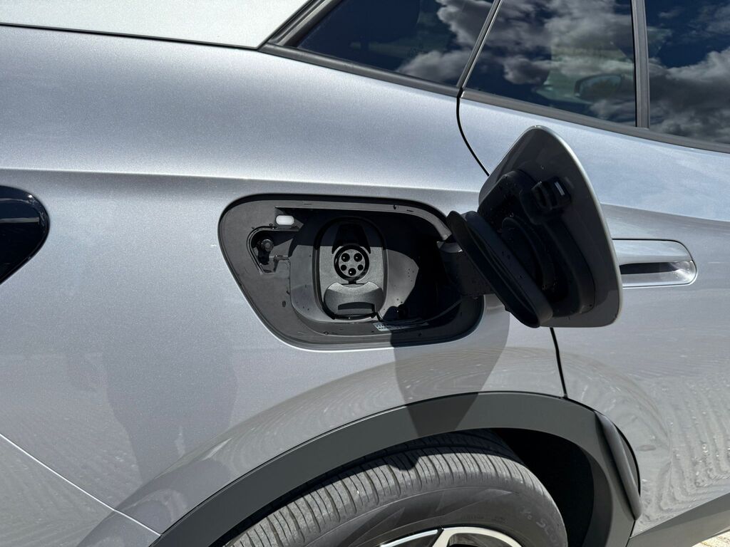 2023 Volkswagen ID.4 Pro, Vancouver, Cash