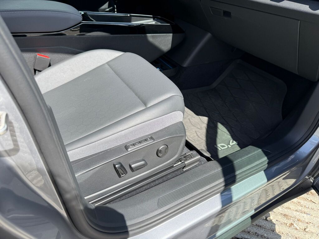 2023 Volkswagen ID.4 Pro, Vancouver, Cash