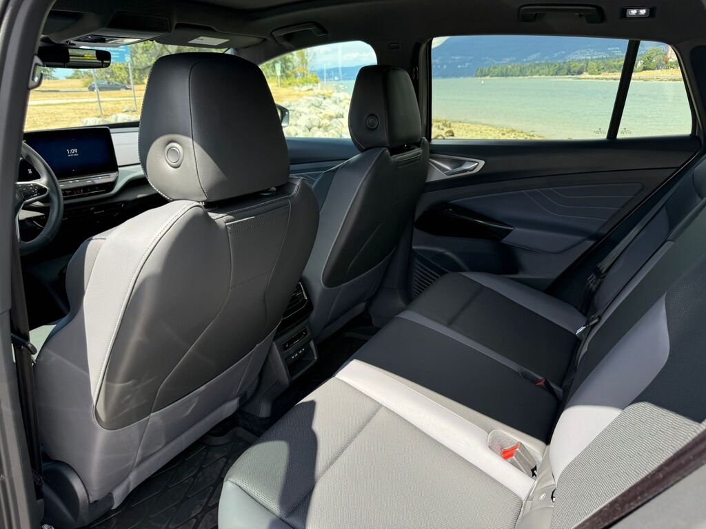 2023 Volkswagen ID.4 Pro, Vancouver, Cash