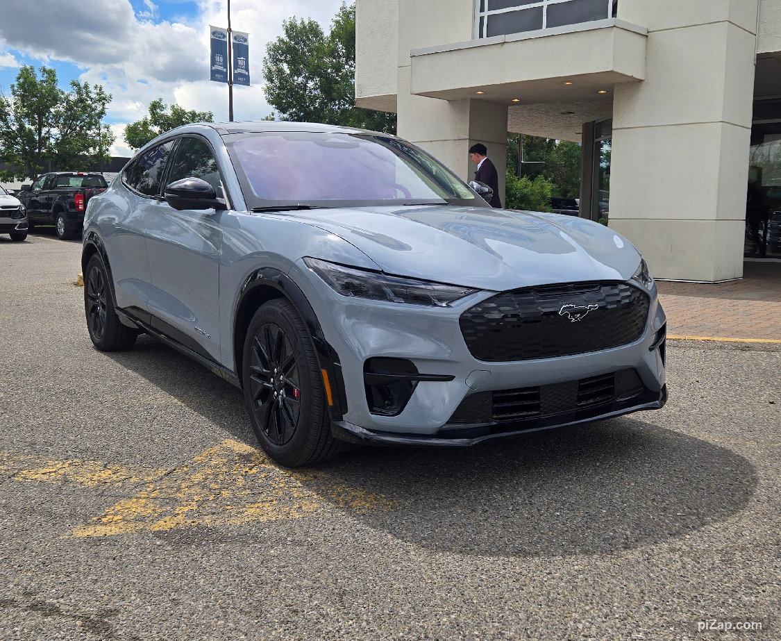 2025 Ford Mustang Mach-E