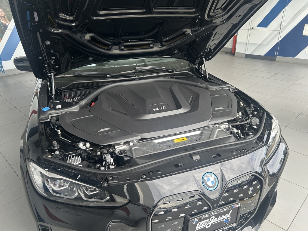 2024 BMW i4 xDrive40, 温哥华, 全款车
