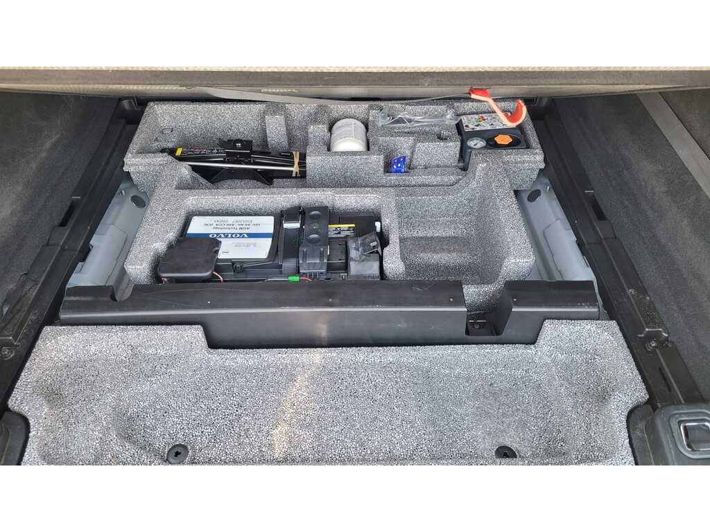 2019 Volvo XC60 Hybrid T8 Inscription, 温哥华, 全款车