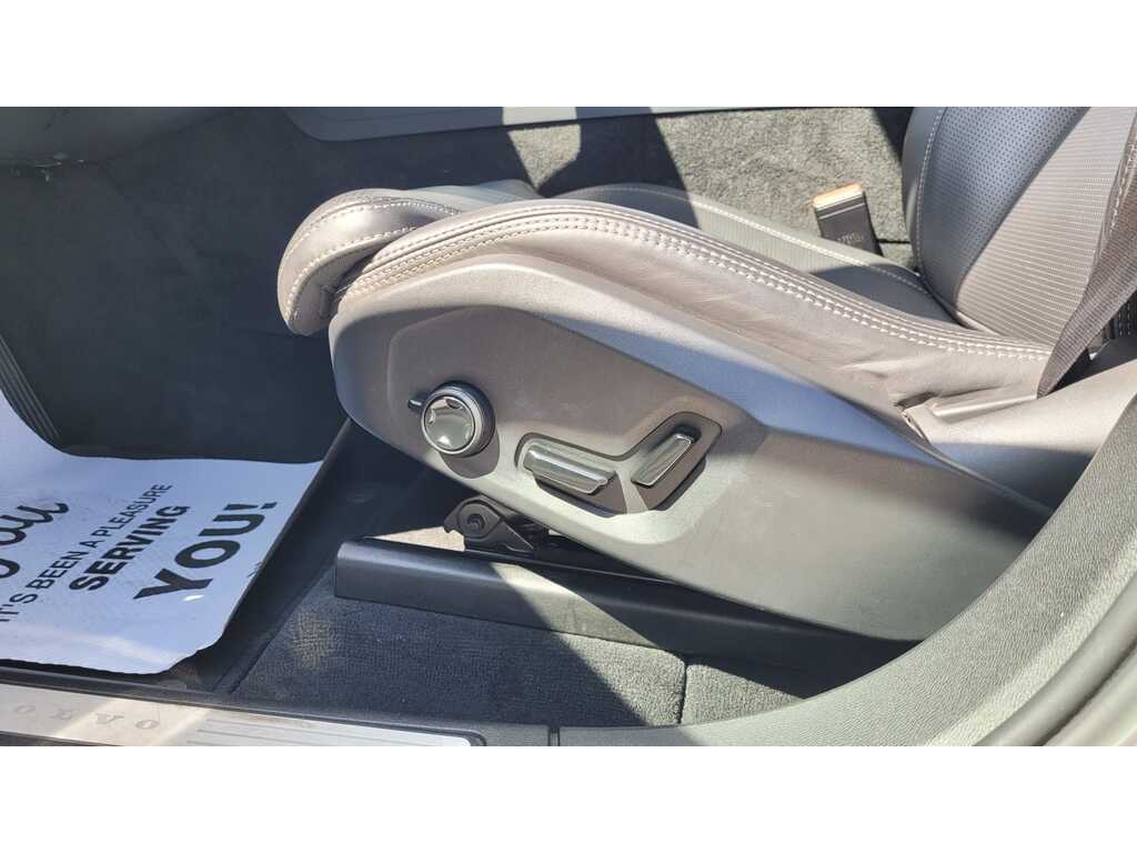 2019 Volvo XC60 Hybrid T8 Inscription, 温哥华, 全款车