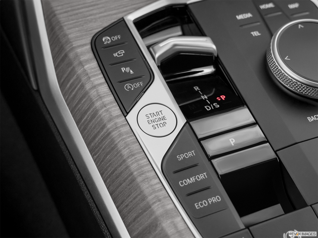 2025 BMW 330i xDrive, 温哥华, 全款车