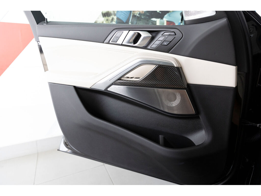 2024 BMW X6 xDrive40i, 温哥华, 全款车