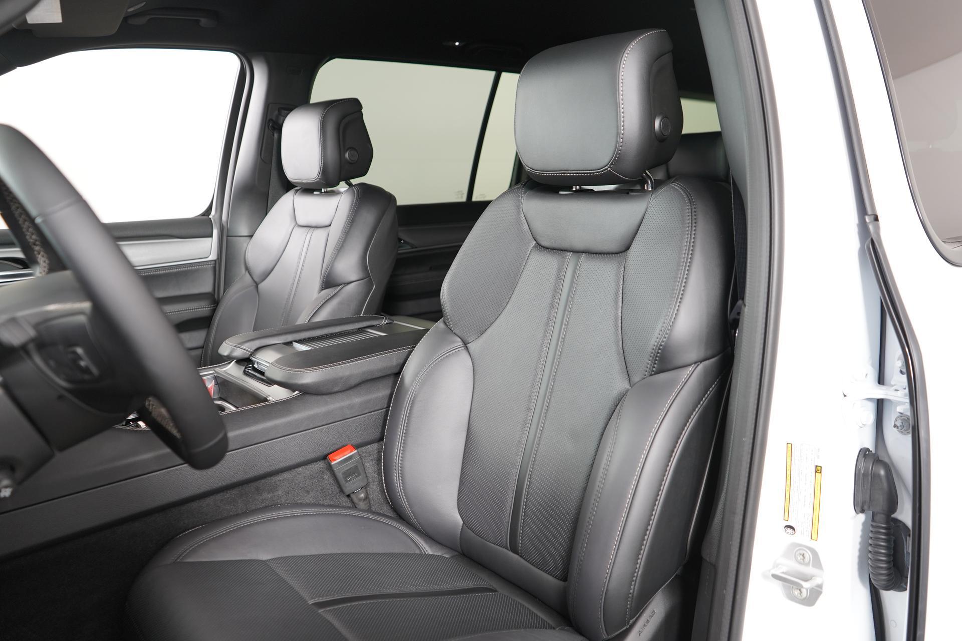 2025 Jeep Wagoneer L