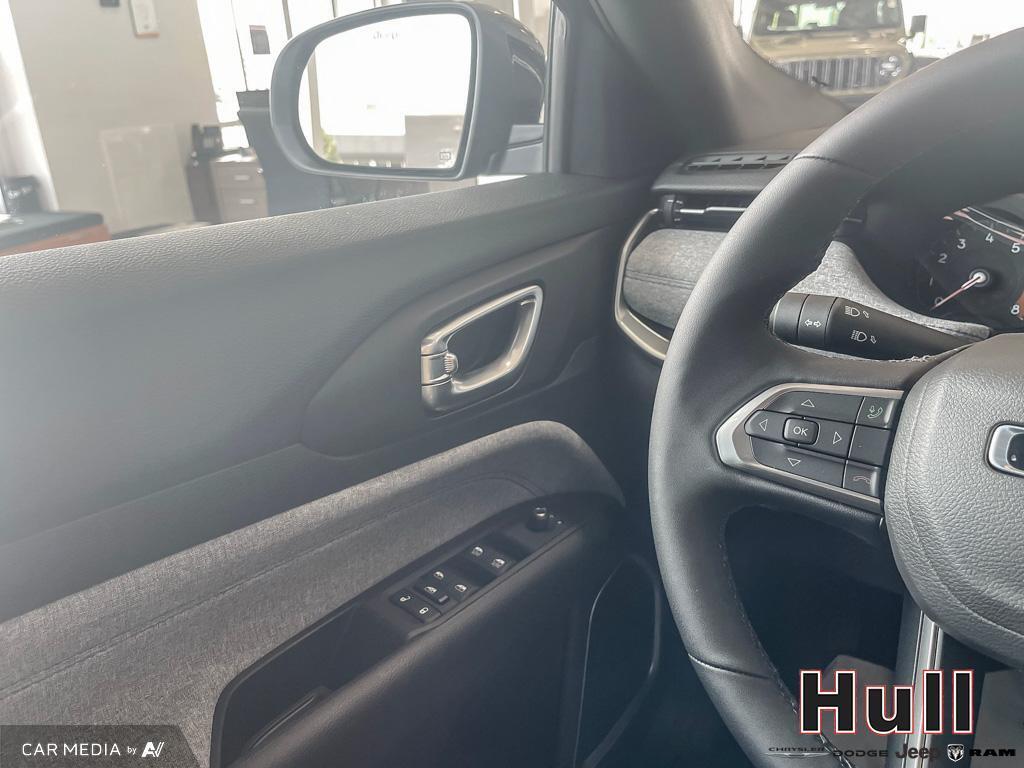 2025 Jeep Compass North, Toronto, Cash