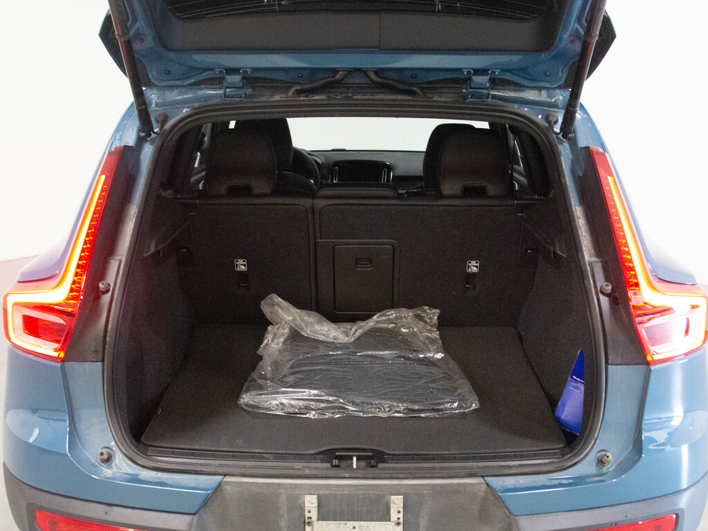 2023 Volvo XC40 B5 Ultimate Dark Theme, 多伦多, 全款车