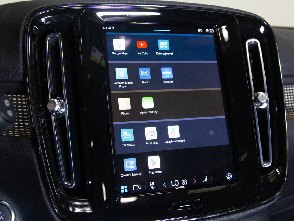 2023 Volvo XC40 B5 Ultimate Dark Theme, 多伦多, 全款车