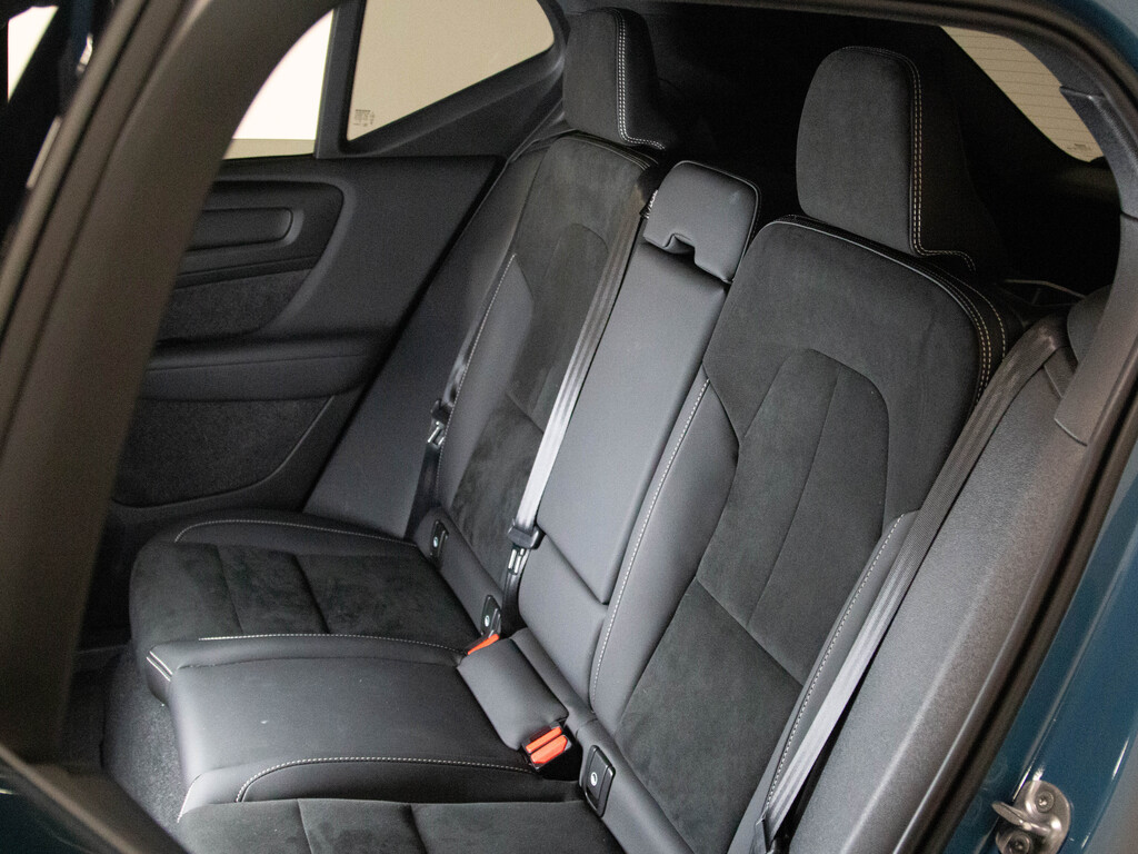 2023 Volvo XC40 B5 Ultimate Dark Theme, 多伦多, 全款车