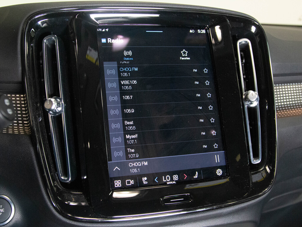 2023 Volvo XC40 B5 Ultimate Dark Theme, 多伦多, 全款车