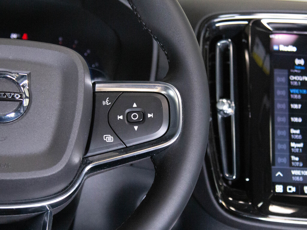 2023 Volvo XC40 B5 Ultimate Dark Theme, 多伦多, 全款车