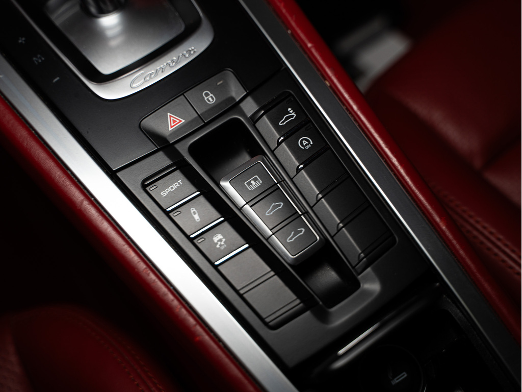 2015 Porsche 911 CARRERA 4S   RED LEATHER   PREMIUM PKG   20 IN, Toronto, Cash