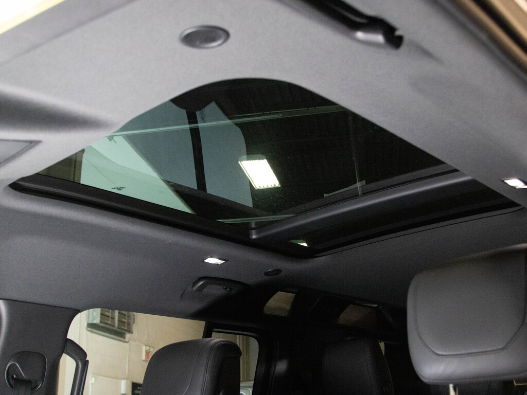 2022 Land Rover Defender 110 XS Edition, Toronto, Cash