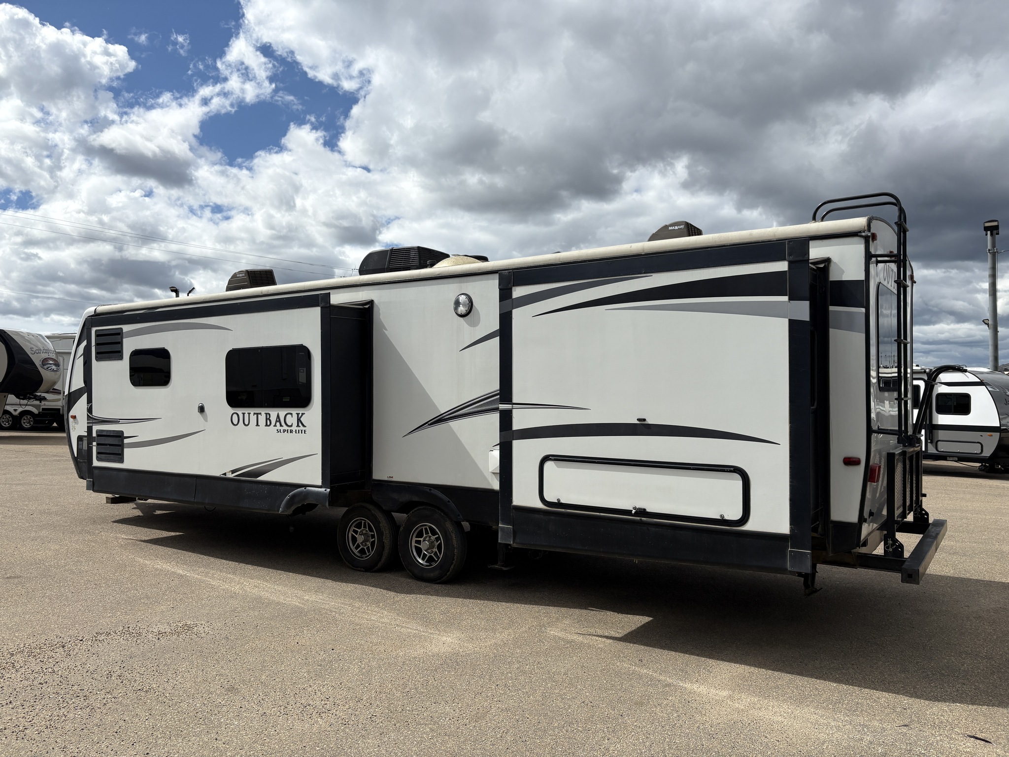 2017 Keystone RV Outback Diamond Super-Lite